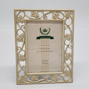 Decorative Heirloom Photo Frame 3.5" X 5" Intricate Leaf Design Ivory & Gold Fin